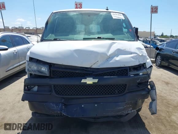 ✅ 2022 Chevrolet Express Cargo • VIN: 1GCWGAFPXN1269561 • Lot: 40347840. Wystawiony na IAAI z przebiegiem 43 743 mil. Bezpłatny archiwum sprzedaży aukcyjnych z USA i szczegółowy raport historii pojazdu na DreamBid. Zdjęcie 13.
