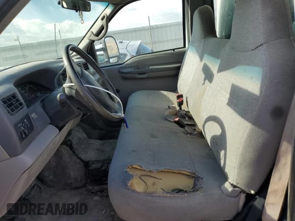 ✅ 2000 Ford F-250 XL • VIN: 1FTNF21L7YEB05366 • Lot: 64141555. Listed on Copart with 242,694 mi. Free auction sales archive from the USA and detailed vehicle history report at DreamBid. Image 7.