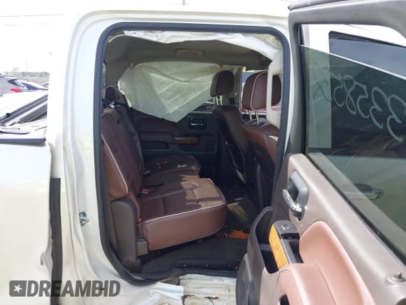 ✅ 2014 Chevrolet Silverado 1500 High Country • VIN: 3GCUKTECXEG327489 • Lot: 43358532. Wystawiony na IAAI z przebiegiem 130 894 mil. Bezpłatny archiwum sprzedaży aukcyjnych z USA i szczegółowy raport historii pojazdu na DreamBid. Zdjęcie 8.