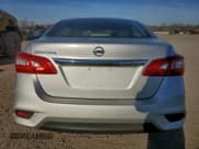 ✅ 2017 Nissan Sentra SV • VIN: 3N1AB7AP9HY377899 • Lot: 95286975. Wystawiony na Copart z przebiegiem 98 891 mil. Bezpłatny archiwum sprzedaży aukcyjnych z USA i szczegółowy raport historii pojazdu na DreamBid. Zdjęcie 6.