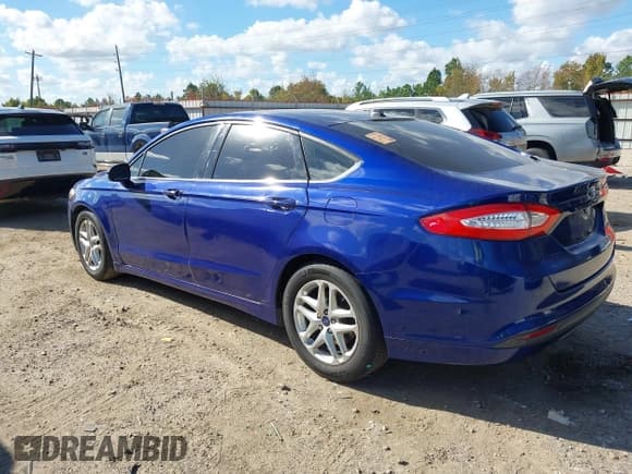 ✅ 2016 Ford Fusion SE • VIN: 3FA6P0H70GR104205 • Lot: 43710645. Wystawiony na IAAI z przebiegiem 190 114 mil. Bezpłatny archiwum sprzedaży aukcyjnych z USA i szczegółowy raport historii pojazdu na DreamBid. Zdjęcie 3.