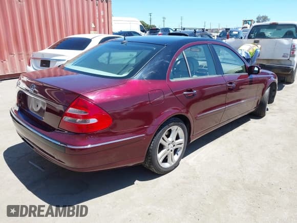 ✅ 2006 Mercedes-Benz E 350 • VIN: WDBUF56JX6A949621 • Lot: 42629825. Listed on IAAI with 156,228 mi. Free auction sales archive from the USA and detailed vehicle history report at DreamBid. Image 4.