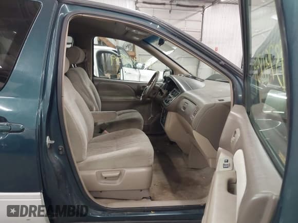 ✅ 1998 Toyota Sienna XLE • VIN: 4T3ZF13C3WU040420 • Lot: 43791859. Wystawiony na IAAI z przebiegiem Nie podano. Bezpłatny archiwum sprzedaży aukcyjnych z USA i szczegółowy raport historii pojazdu na DreamBid. Zdjęcie 5.