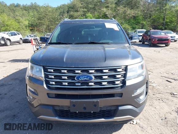 ✅ 2017 Ford Explorer XLT • VIN: 1FM5K8D85HGC79264 • Lot: 42007539. Wystawiony na IAAI z przebiegiem 221 897 mil. Bezpłatny archiwum sprzedaży aukcyjnych z USA i szczegółowy raport historii pojazdu na DreamBid. Zdjęcie 6.