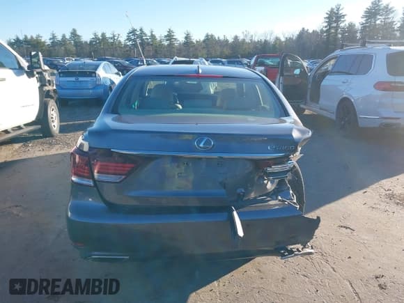✅ 2017 Lexus LS 460 • VIN: JTHCL5EF2H5029169 • Lot: 43730235. Listed on IAAI with 67,865 mi. Free auction sales archive from the USA and detailed vehicle history report at DreamBid. Image 16.