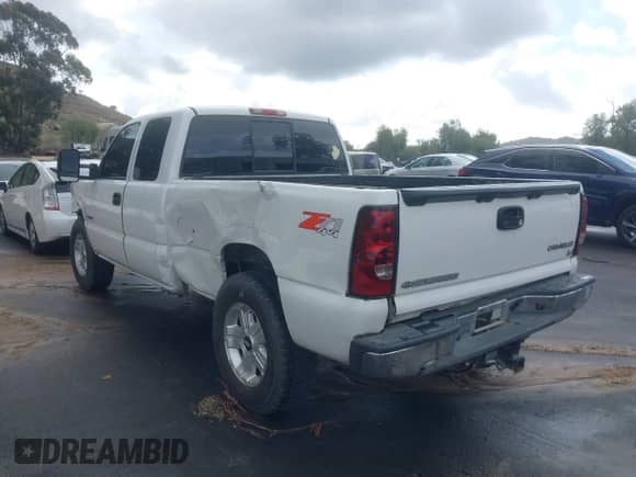 2004 Chevrolet Silverado 1500 with VIN 1GCEK19T14E108929, listed as a IAAI auction lot 41554679 with 225,282 mi miles and . Bid and sale history available at DreamBid. Image 3.