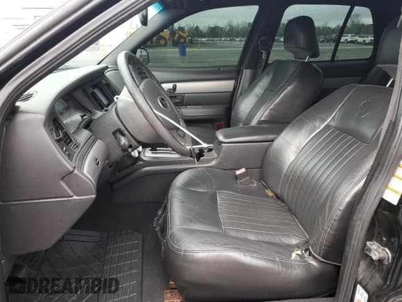 ✅ 2003 Mercury Marauder • VIN: 2MEHM75V03X633896 • Лот: 47188565. Опубликован ранее на Copart с пробегом 154 154 миль. Бесплатный доступ к архиву аукционных продаж из США и подробный отчёт об истории автомобиля на DreamBid. Изображение 7.