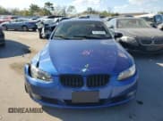 ✅ 2007 BMW 3 Series 328i • VIN: WBAWR33567PX78391 • Lot: 85155525. Wystawiony na Copart z przebiegiem 131 667 mil. Bezpłatny archiwum sprzedaży aukcyjnych z USA i szczegółowy raport historii pojazdu na DreamBid. Zdjęcie 5.