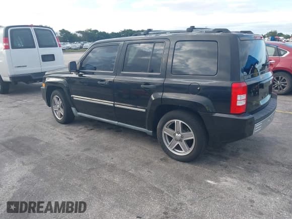 ✅ 2008 Jeep Patriot Limited • VIN: 1J8FT48WX8D551793 • Lot: 43679481. Wystawiony na IAAI z przebiegiem 114 484 mil. Bezpłatny archiwum sprzedaży aukcyjnych z USA i szczegółowy raport historii pojazdu na DreamBid. Zdjęcie 3.