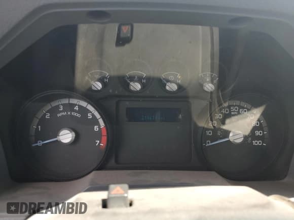 ✅ 2016 Ford F-250 XL • VIN: 1FTBF2A63GEA04627 • Lot: 81043395. Listed on Copart with 219,670 mi. Free auction sales archive from the USA and detailed vehicle history report at DreamBid. Image 9.