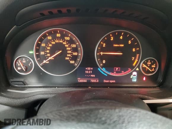 ✅ 2013 BMW X3 xDrive28i • VIN: 5UXWX9C5XD0D05286 • Лот: 93640275. Опубликован ранее на Copart с пробегом 136 944 миль. Бесплатный доступ к архиву аукционных продаж из США и подробный отчёт об истории автомобиля на DreamBid. Изображение 9.