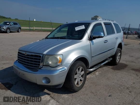 ✅ 2008 Chrysler Aspen Limited • VIN: 1A8HW58N18F105095 • Lot: 43006240. Listed on IAAI with 202,311 mi. Free auction sales archive from the USA and detailed vehicle history report at DreamBid. Image 2.