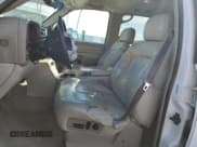 ✅ 2002 Chevrolet Suburban LS • VIN: 3GNEC16Z52G312149 • Лот: 43141635. Опубликован ранее на Copart с пробегом 273 544 миль. Бесплатный доступ к архиву аукционных продаж из США и подробный отчёт об истории автомобиля на DreamBid. Изображение 7.