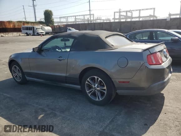 ✅ 2010 Ford Mustang V6 • VIN: 1ZVBP8EN6A5107854 • Lot: 61651625. Listed on Copart with 164,566 mi. Free auction sales archive from the USA and detailed vehicle history report at DreamBid. Image 2.