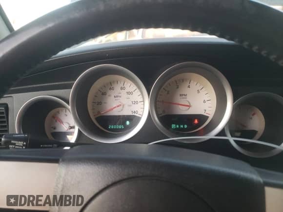 2007 Dodge Magnum z VIN 2D4FV47V27H615081, wystawiony jako Copart lot #80396374 z przebiegiem 280 085 mil mil oraz Czysty tytuł • Clean title. Historia ofert i sprzedaży dostępna na DreamBid. Obrazek 9.