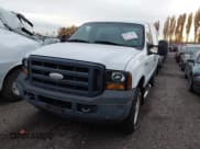 ✅ 2006 Ford F-250 XL • VIN: 1FTNF21596EA37652 • Lot: 43427385. Wystawiony na IAAI z przebiegiem 438 032 mil. Bezpłatny archiwum sprzedaży aukcyjnych z USA i szczegółowy raport historii pojazdu na DreamBid. Zdjęcie 6.