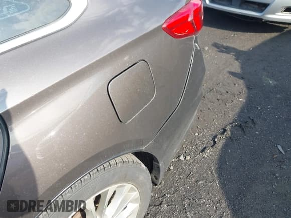 ✅ 2015 Hyundai Sonata Limited • VIN: 5NPE34AF0FH027797 • Лот: 42980247. Опубликован ранее на IAAI с пробегом 137 368 миль. Бесплатный доступ к архиву аукционных продаж из США и подробный отчёт об истории автомобиля на DreamBid. Изображение 6.