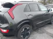 ✅ 2023 Kia Niro Wind • VIN: KNDCR3L15P5015051 • Лот: 43800553. Опубликован ранее на IAAI с пробегом 181 879 миль. Бесплатный доступ к архиву аукционных продаж из США и подробный отчёт об истории автомобиля на DreamBid. Изображение 6.