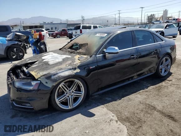 ✅ 2015 Audi S4 Premium Plus • VIN: WAUBGAFLXFA072237 • Lot: 71706965. Wystawiony na Copart z przebiegiem Nie podano. Bezpłatny archiwum sprzedaży aukcyjnych z USA i szczegółowy raport historii pojazdu na DreamBid. Zdjęcie 1.