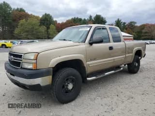 ✅ 2006 Chevrolet Silverado 2500HD LT1 • VIN: 1GCHK29U56E171689 • Lot: 89640685. Wystawiony na Copart z przebiegiem 231 919 mil. Bezpłatny archiwum sprzedaży aukcyjnych z USA i szczegółowy raport historii pojazdu na DreamBid. Zdjęcie 1.