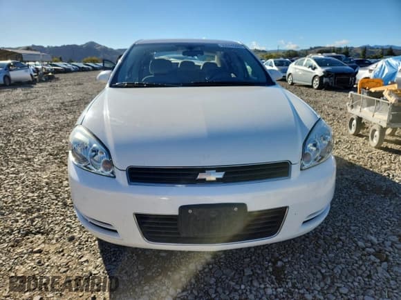 ✅ 2006 Chevrolet Impala LS • VIN: 2G1WB55K069276097 • Lot: 93554595. Wystawiony na Copart z przebiegiem 191 890 mil. Bezpłatny archiwum sprzedaży aukcyjnych z USA i szczegółowy raport historii pojazdu na DreamBid. Zdjęcie 5.