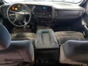 ✅ 2002 Chevrolet Silverado 2500HD LS • VIN: 1GCHK29U72E113321 • Лот: 81735215. Опубликован ранее на Copart с пробегом 346 400 миль. Бесплатный доступ к архиву аукционных продаж из США и подробный отчёт об истории автомобиля на DreamBid. Изображение 8.