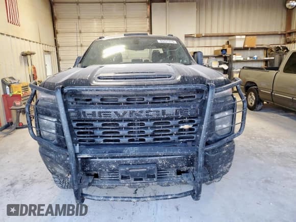 ✅ 2021 Chevrolet Silverado 2500HD Custom • VIN: 1GC4YME72MF190975 • Lot: 85331215. Wystawiony na Copart z przebiegiem 109 047 mil. Bezpłatny archiwum sprzedaży aukcyjnych z USA i szczegółowy raport historii pojazdu na DreamBid. Zdjęcie 5.