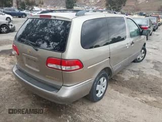 ✅ 2001 Toyota Sienna LE • VIN: 4T3ZF13C71U386169 • Lot: 43740248. Listed on IAAI with 208,600 mi. Free auction sales archive from the USA and detailed vehicle history report at DreamBid. Image 4.