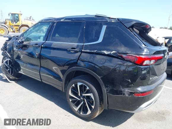 ✅ 2025 Mitsubishi Outlander SEL • VIN: JA4T5WA98SZ010539 • Lot: 42500303. Listed on IAAI with 2,224 mi. Free auction sales archive from the USA and detailed vehicle history report at DreamBid. Image 3.