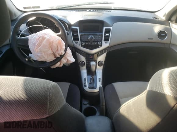 ✅ 2015 Chevrolet Cruze LS • VIN: 1G1PA5SG3F7211642 • Lot: 73084442. Listed on Copart with 100,403 mi. Free auction sales archive from the USA and detailed vehicle history report at DreamBid. Image 8.