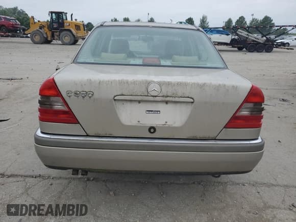 ✅ 1996 Mercedes-Benz C • VIN: WDBHA28E8TF459045 • Lot: 66778065. Wystawiony na Copart z przebiegiem Nie podano. Bezpłatny archiwum sprzedaży aukcyjnych z USA i szczegółowy raport historii pojazdu na DreamBid. Zdjęcie 6.