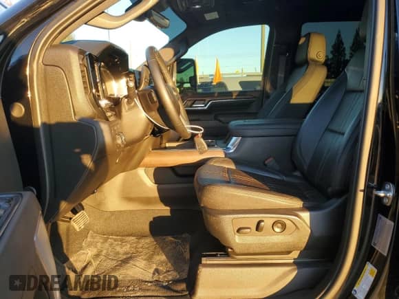 2024 Chevrolet Silverado 2500HD High Country с VIN 2GC4YREY6R1176873, выставлен на аукционе Copart как лот 91322325 с пробегом 15 687 миль миль и Списание • Salvage title. История ставок и продаж доступна на DreamBid. Изображение 7.