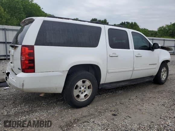 ✅ 2011 Chevrolet Suburban LS • VIN: 1GNSCHE07BR179084 • Lot: 55298314. Listed on Copart with 187,631 mi. Free auction sales archive from the USA and detailed vehicle history report at DreamBid. Image 3.