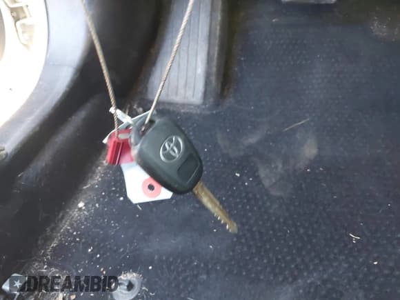 ✅ 2014 Toyota Corolla LE Premium • VIN: 5YFBURHE0EP061394 • Lot: 43227142. Wystawiony na IAAI z przebiegiem 141 957 mil. Bezpłatny archiwum sprzedaży aukcyjnych z USA i szczegółowy raport historii pojazdu na DreamBid. Zdjęcie 11.