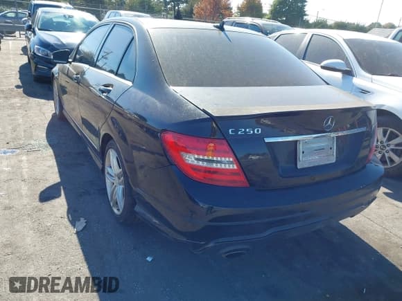 ✅ 2013 Mercedes-Benz C 250 Sport • VIN: WDDGF4HB7DR262194 • Lot: 43471429. Listed on IAAI with 151,836 mi. Free auction sales archive from the USA and detailed vehicle history report at DreamBid. Image 3.