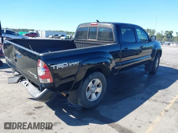 ✅ 2015 Toyota Tacoma PreRunner • VIN: 5TFKU4HN1FX007298 • Lot: 43449436. Wystawiony na IAAI z przebiegiem 230 810 mil. Bezpłatny archiwum sprzedaży aukcyjnych z USA i szczegółowy raport historii pojazdu na DreamBid. Zdjęcie 4.