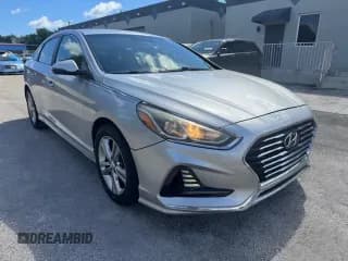 ✅ 2018 Hyundai Sonata SEL • VIN: 5NPE34AF6JH599143 • Лот: 90253585. Опубликован ранее на Copart с пробегом 111 516 миль. Бесплатный доступ к архиву аукционных продаж из США и подробный отчёт об истории автомобиля на DreamBid. Изображение 4.