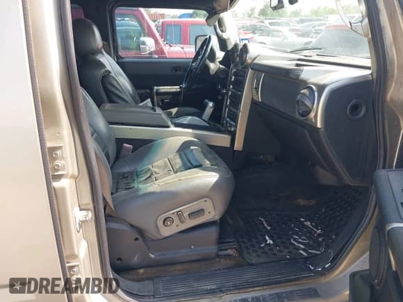 ✅ 2004 Hummer H2 • VIN: 5GRGN23U34H105809 • Lot: 42456055. Listed on IAAI with Not provided. Free auction sales archive from the USA and detailed vehicle history report at DreamBid. Image 5.