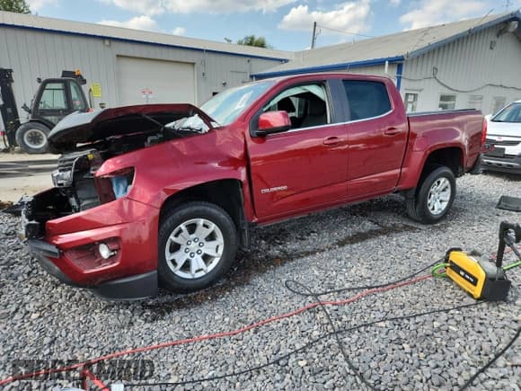 ✅ 2017 Chevrolet Colorado 2WD LT • VIN: 1GCGSCEN7H1300185 • Lot: 85190005. Listed on Copart with 100,676 mi. Free auction sales archive from the USA and detailed vehicle history report at DreamBid. Image 1.