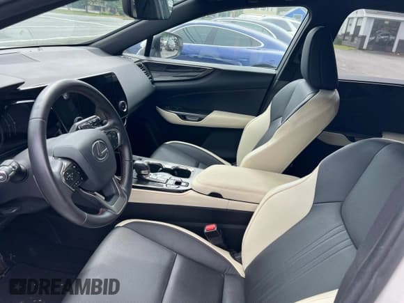 ✅ 2022 Lexus NX 250 • VIN: 2T2ADCAZ0NC001827 • Lot: 70881335. Wystawiony na Copart z przebiegiem 18 444 mil. Bezpłatny archiwum sprzedaży aukcyjnych z USA i szczegółowy raport historii pojazdu na DreamBid. Zdjęcie 10.