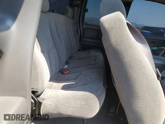 ✅ 2004 Chevrolet Silverado 1500 LS • VIN: 2GCEC19TX41373024 • Lot: 62251884. Wystawiony na Copart z przebiegiem 199 363 mil mil. Skorzystaj z bezpłatnego archiwum sprzedaży aukcyjnych z USA i zobacz szczegółowy raport historii pojazdu na DreamBid. Zdjęcie 10.