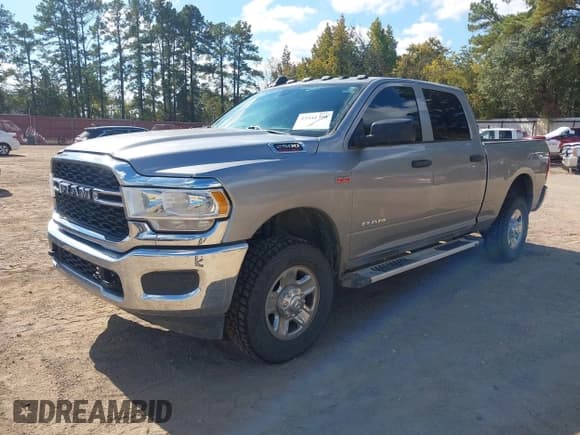 ✅ 2022 Ram 2500 Tradesman • VIN: 3C6UR5CJXNG251224 • Lot: 43541750. Wystawiony na IAAI z przebiegiem 167 400 mil. Bezpłatny archiwum sprzedaży aukcyjnych z USA i szczegółowy raport historii pojazdu na DreamBid. Zdjęcie 2.