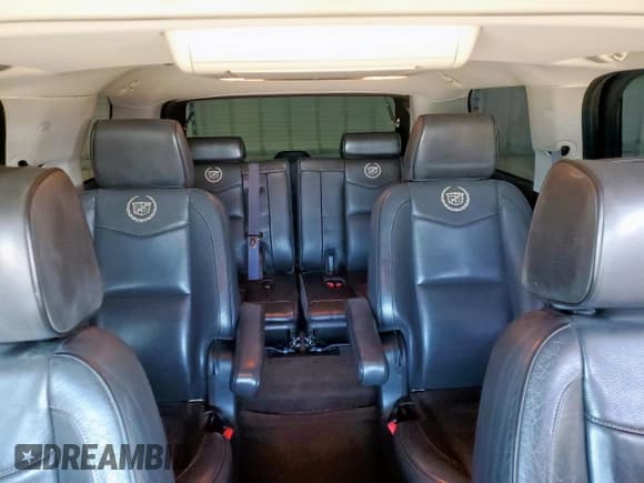 ✅ 2013 Cadillac Escalade Platinum Edition • VIN: 1GYS4DEF4DR364841 • Лот: 86795075. Опубликован ранее на Copart с пробегом 213 984 миль. Бесплатный доступ к архиву аукционных продаж из США и подробный отчёт об истории автомобиля на DreamBid. Изображение 10.