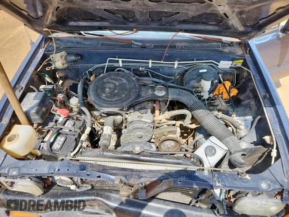 ✅ 1992 Isuzu Pickup S • VIN: 4S1CL11L6N4217533 • Лот: 61159635. Опубликован ранее на Copart с пробегом 202 486 миль. Бесплатный доступ к архиву аукционных продаж из США и подробный отчёт об истории автомобиля на DreamBid. Изображение 11.