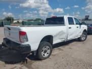 ✅ 2021 Ram 2500 Tradesman • VIN: 3C6UR5HJ7MG597531 • Lot: 42984126. Wystawiony na IAAI z przebiegiem 101 045 mil. Bezpłatny archiwum sprzedaży aukcyjnych z USA i szczegółowy raport historii pojazdu na DreamBid. Zdjęcie 4.