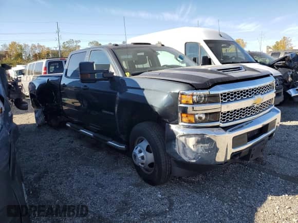 2019 Chevrolet Silverado 3500HD Work Truck z VIN 1GC4KVCY4KF202334, wystawiony jako Copart lot #75926664 z przebiegiem 177 915 mil mil oraz Szkoda całkowita • Salvage title. Historia ofert i sprzedaży dostępna na DreamBid. Obrazek 4.