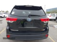 ✅ 2019 Toyota Highlander Hybrid XLE • VIN: 5TDJGRFH4KS054404 • Lot: 42790024. Wystawiony na IAAI z przebiegiem 218 194 mil. Bezpłatny archiwum sprzedaży aukcyjnych z USA i szczegółowy raport historii pojazdu na DreamBid. Zdjęcie 16.