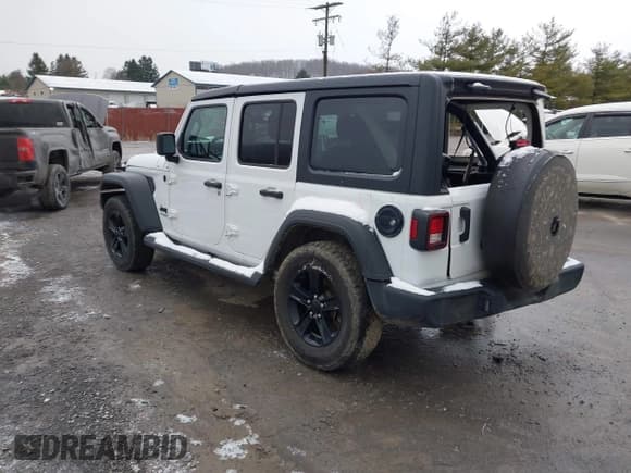 ✅ 2021 Jeep Wrangler Unlimited Sport Altitude • VIN: 1C4HJXDG2MW791599 • Lot: 41235427. Wystawiony na IAAI z przebiegiem 47 220 mil. Bezpłatny archiwum sprzedaży aukcyjnych z USA i szczegółowy raport historii pojazdu na DreamBid. Zdjęcie 3.