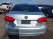 ✅ 2013 Volkswagen Jetta SE • VIN: 3VWDX7AJ2DM393349 • Лот: 42559444. Опубликован ранее на IAAI с пробегом 94 131 миль. Бесплатный доступ к архиву аукционных продаж из США и подробный отчёт об истории автомобиля на DreamBid. Изображение 16.