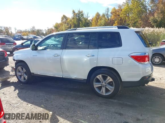 ✅ 2013 Toyota Highlander Limited • VIN: 5TDDK3EH8DS189351 • Lot: 43578927. Wystawiony na IAAI z przebiegiem 128 973 mil. Bezpłatny archiwum sprzedaży aukcyjnych z USA i szczegółowy raport historii pojazdu na DreamBid. Zdjęcie 15.